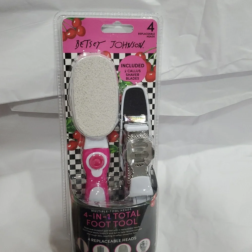 Betsey Johnson‎ 4 in 1 multiple tool head total foot care tool set new